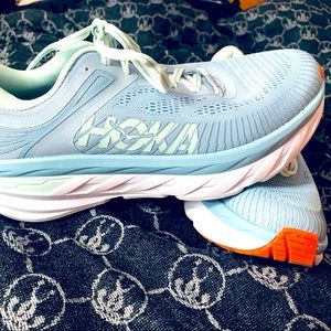 Hoka One One, Bondi 7, new, size 9.5